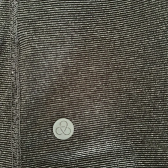 Zella Women's Top Activewear/Performance Long Sleeves With Thumb Holes Med. Gray - Picture 13 of 13